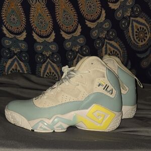 Fila MB washburn Basketball Size 9